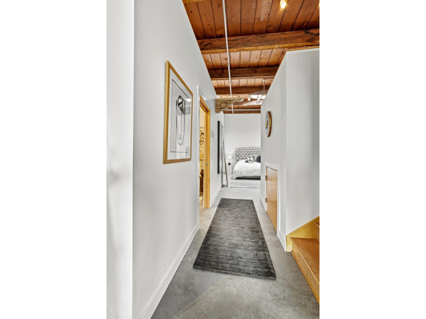 Originally built in 1900, this Historical North Loop Loft - photo 42
