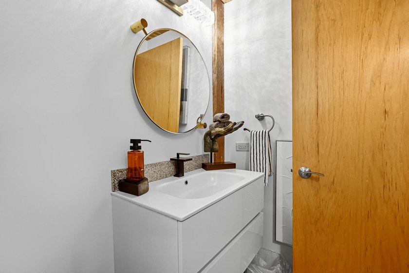 Originally built in 1900, this Historical North Loop Loft - photo 48
