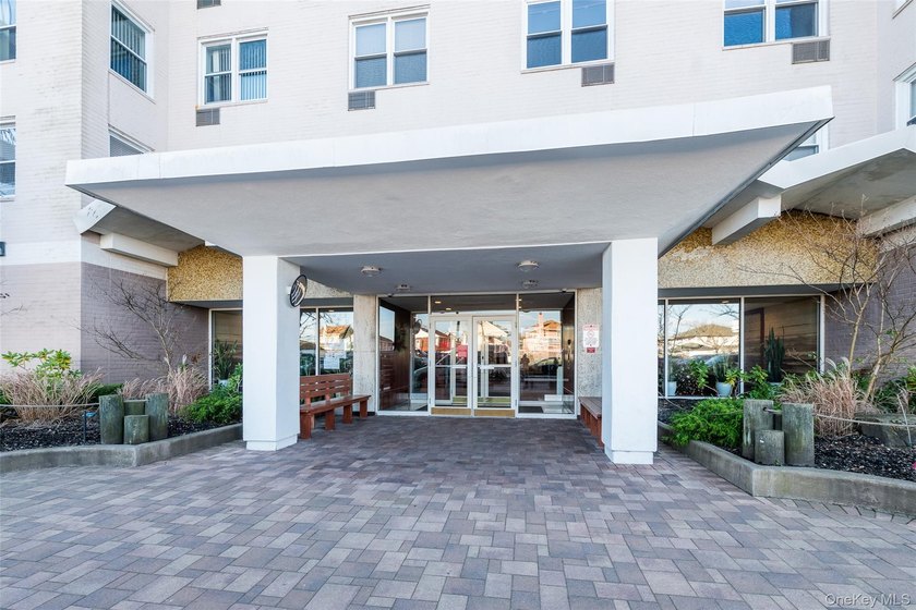 Enjoy coastal living at the Parker Deauville, an oceanfront coop - photo 2