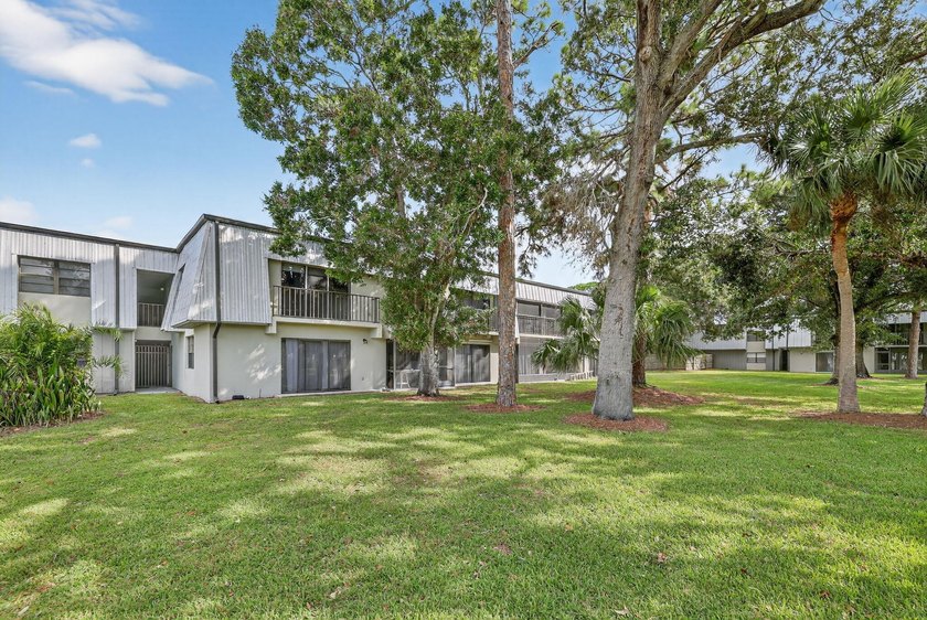 Exceptional one bedroom, one bath property with stone - photo 20