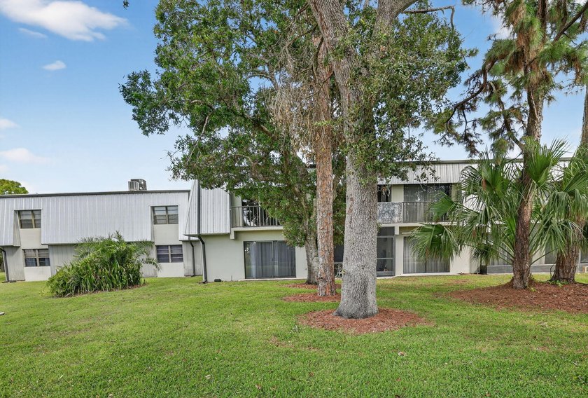 Exceptional one bedroom, one bath property with stone - photo 21