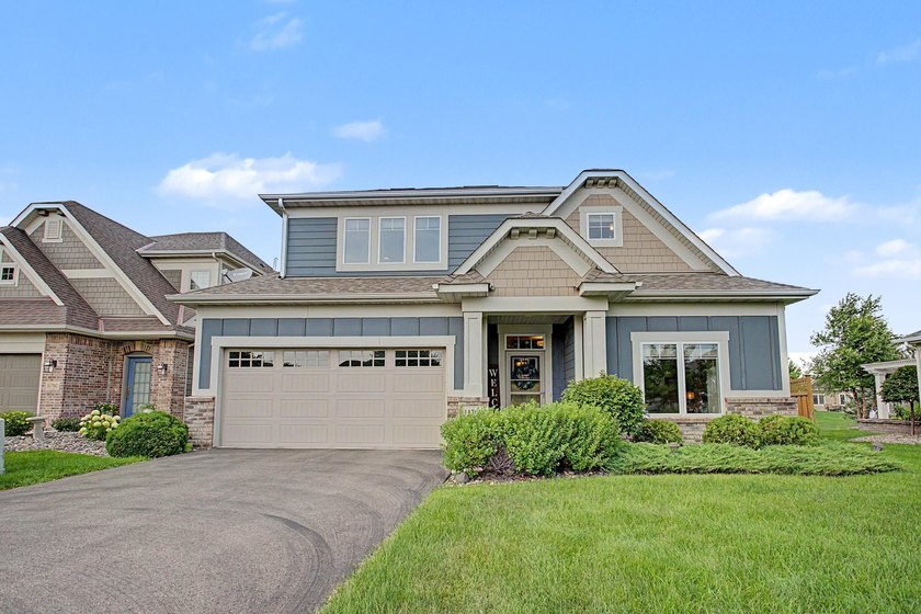 Beautiful DAYTON MINNESOTA home. Association provides lawn care - photo 3