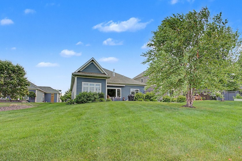 Beautiful DAYTON MINNESOTA home. Association provides lawn care - photo 7