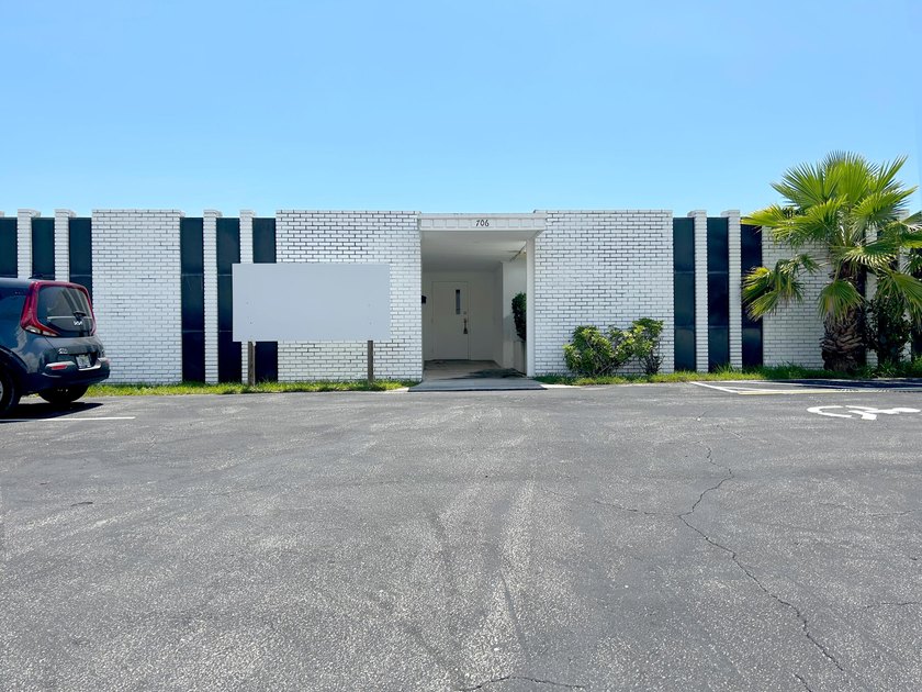 This 4,691 +/- SQFT FREESTANDING office space is the ideal - photo 5