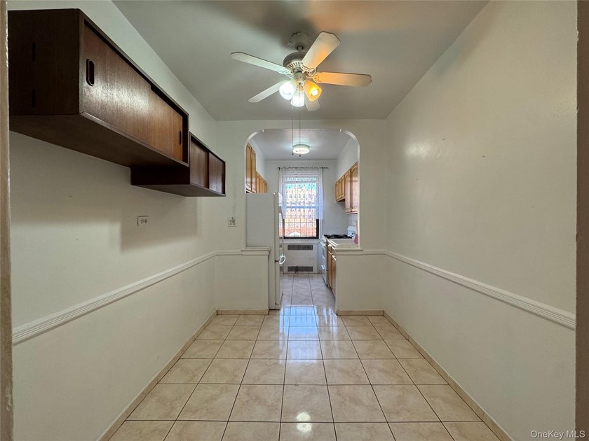 Beautiful and Spacious One-Bedroom Apartment in the Heart of - photo 7