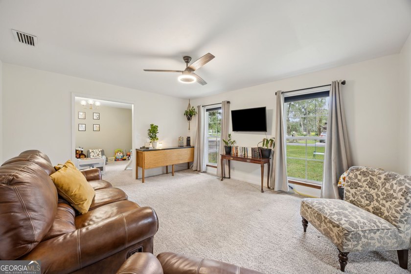 Situated in the charming and historic mid-town area of St Marys - photo 4