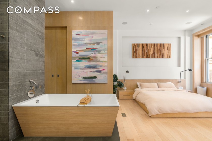 A full-floor loft in the heart of SoHo, this expansive 3-bedroom - photo 11