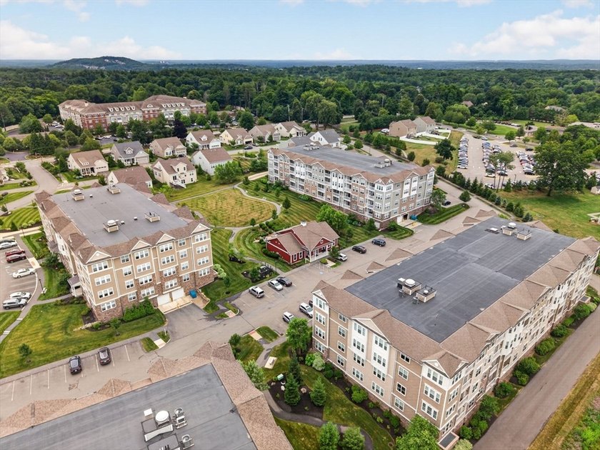 Enjoy carefree living in this desirable 62+ community! This - photo 32