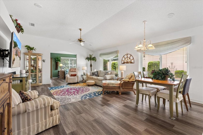 STUCCO COURTYARD VILL ON GOLF COURSE 2-bed 2-bath with a - photo 8