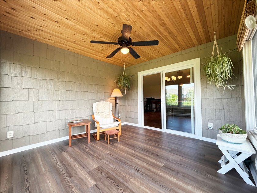 Welcome to this beautifully maintained 3-bedroom, 3-bath twin - photo 19