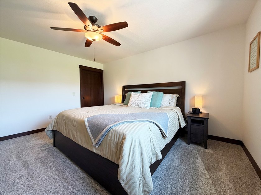 Welcome to this beautifully maintained 3-bedroom, 3-bath twin - photo 23