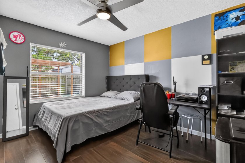 pack your bags and moving into this cozy 4 bedroom 2 bath with - photo 23