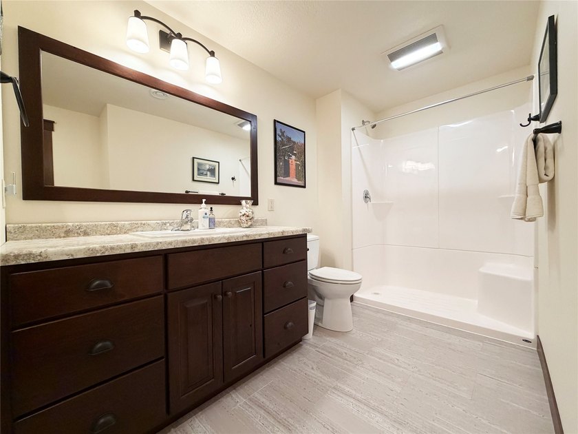 Welcome to this beautifully maintained 3-bedroom, 3-bath twin - photo 30