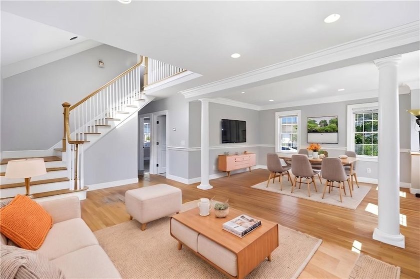Welcome to 5 Thayer Pl-a beautifully maintained Cape-Style home - photo 7