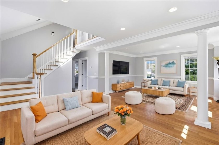Welcome to 5 Thayer Pl-a beautifully maintained Cape-Style home - photo 9