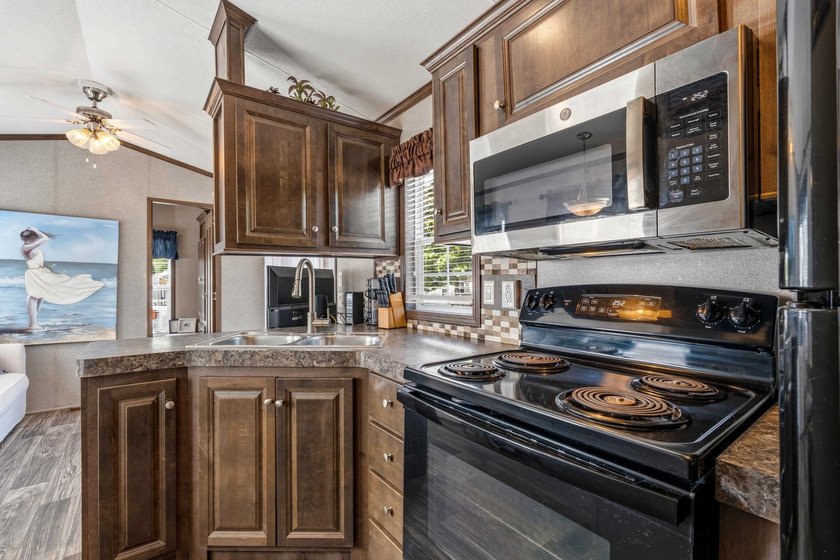 Located in the highly sought after Apache Campground community - photo 5