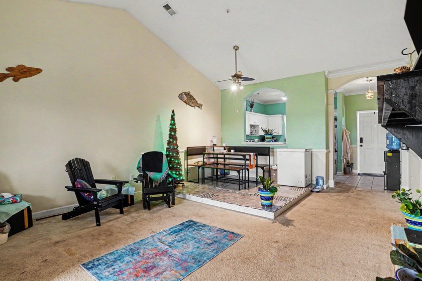 Welcome to this two-bedroom, two-bathroom top-floor condo - photo 6