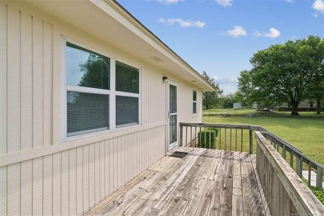 Charming 2-bedroom, 2-bath home set on nearly 2.5 peaceful acres - photo 4