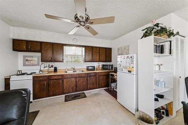 Charming 2-bedroom, 2-bath home set on nearly 2.5 peaceful acres - photo 10
