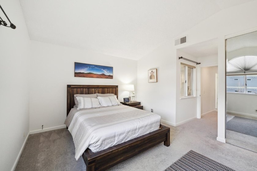 Gorgeous 3 Bedroom, 2.5 Bath Townhouse in South San Jose. Quiet - photo 15