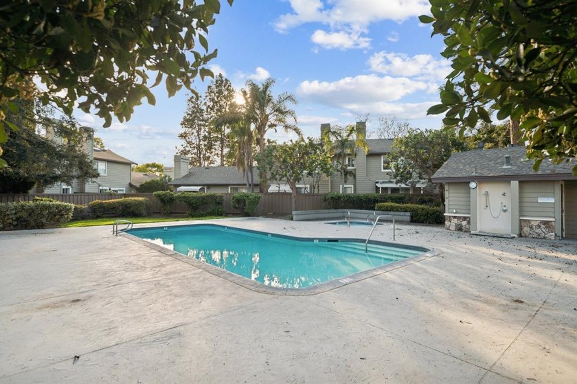 Gorgeous 3 Bedroom, 2.5 Bath Townhouse in South San Jose. Quiet - photo 27