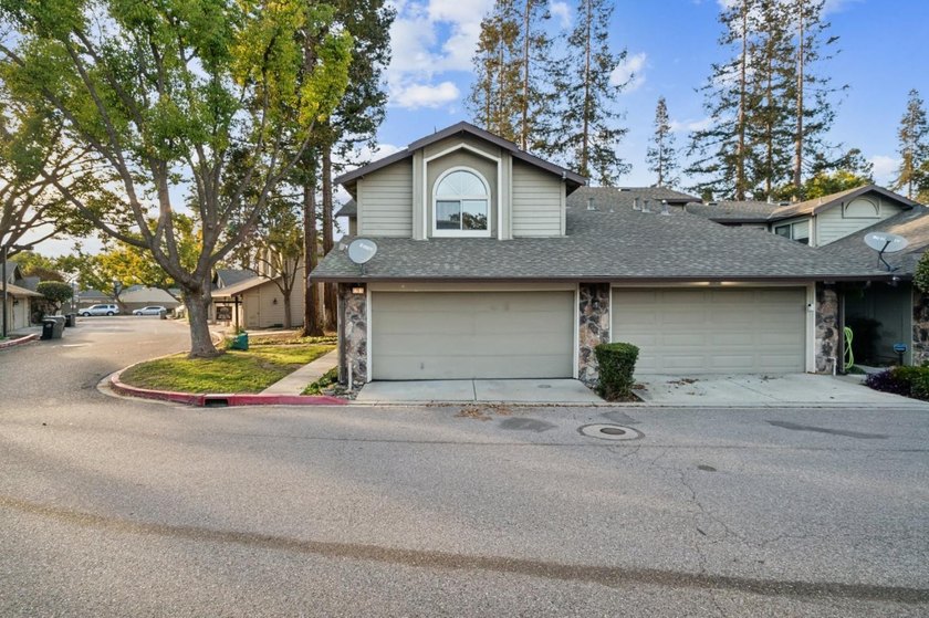 Gorgeous 3 Bedroom, 2.5 Bath Townhouse in South San Jose. Quiet - photo 30