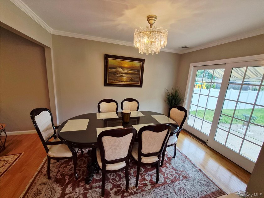 Welcome to this exceptional 6-bedroom Colonial offers the - photo 9