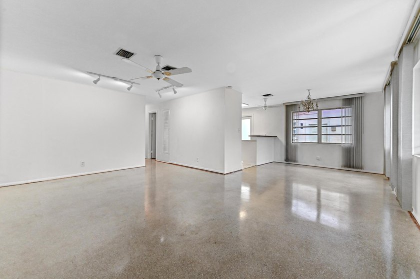 Welcome to this charming 1-story home in Oakland Park, offering - photo 6