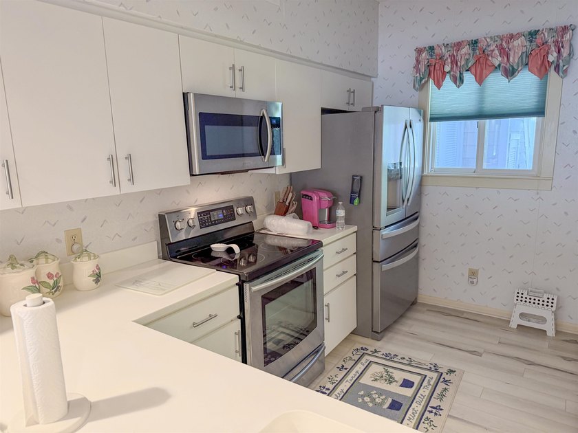 It's all about the location. Situated in a sought-after location - photo 10