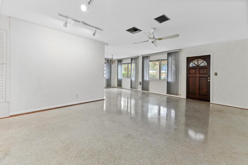 Welcome to this charming 1-story home in Oakland Park, offering - photo 10
