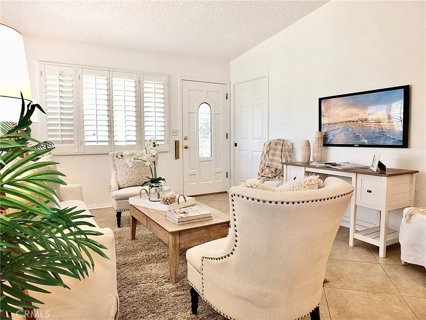 This 2 Bedroom 1.5 Bathrooms Expanded Corner is Freshly Painted - photo 14