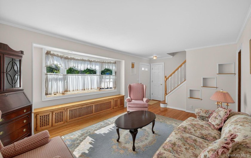 Welcome to this beautifully maintained 4-bedroom, 2-full-bath - photo 2