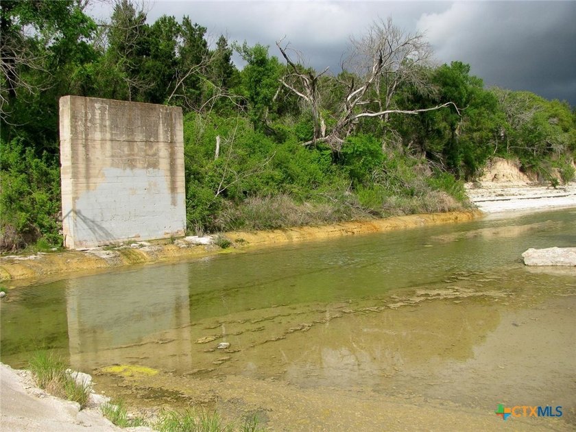 Just east of Evant in Hamilton County, this beautiful 286 - photo 2