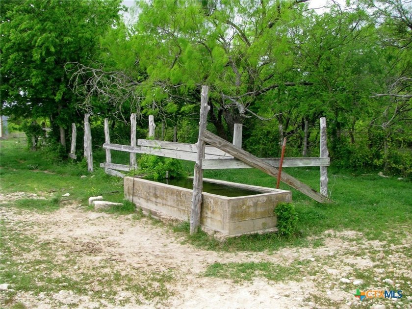 Just east of Evant in Hamilton County, this beautiful 286 - photo 8