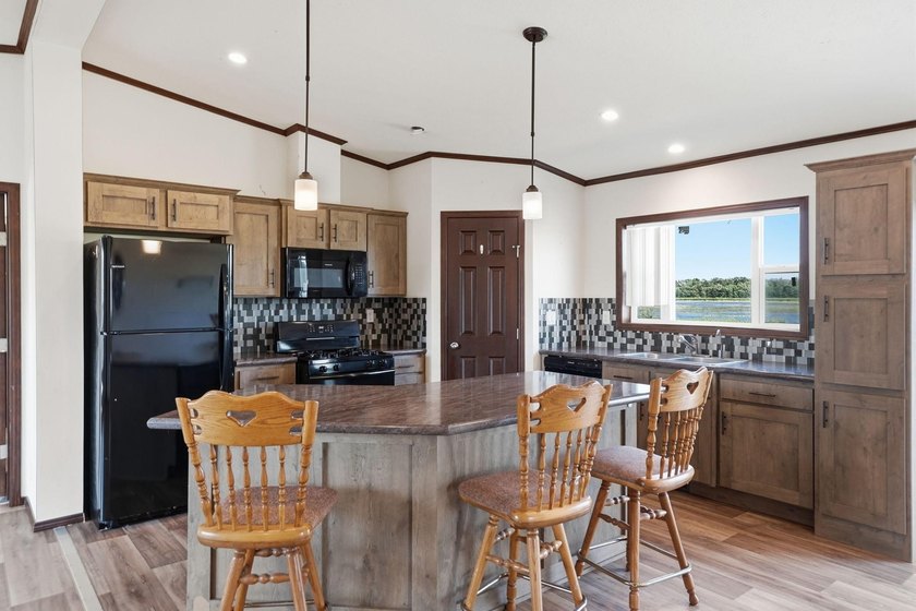 Enjoy lake living at an affordable price with this newer - photo 4
