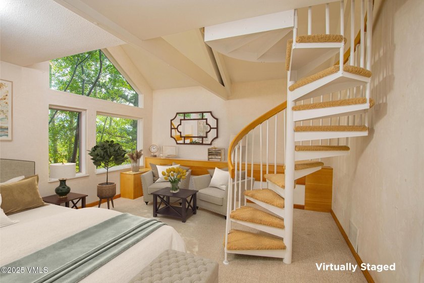 Unusual opportunity to purchase a family compound situated on a - photo 9