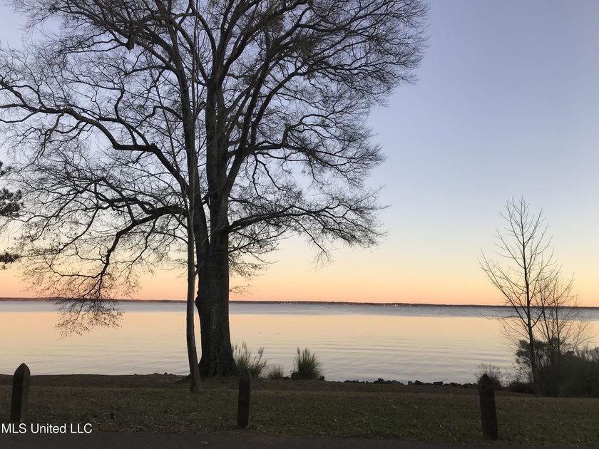 This beautiful waterfront lot is located in the Chestnut Hill - photo 2