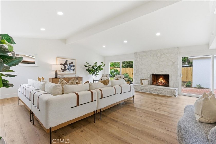 ADU POTENTIAL! Large, open backyard with incredible - photo 2