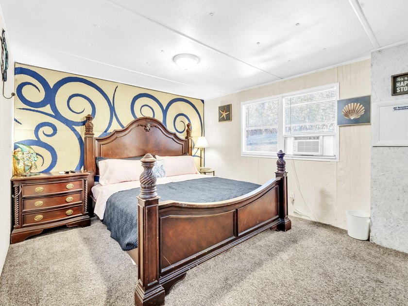 Affordable Navarre opportunity featuring updates, spacious - photo 21