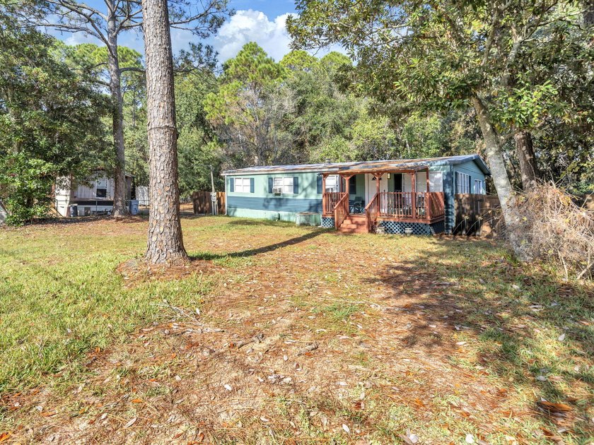 Affordable Navarre opportunity featuring updates, spacious - photo 29