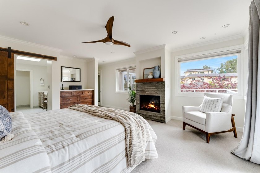 Fairway views, gorgeous light, and easy Aptos living await! Set - photo 31