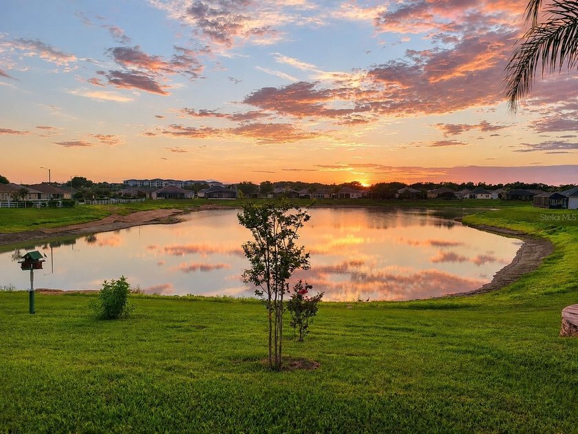 This beautiful waterfront home offers the perfect blend of - photo 4