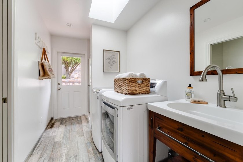 Fairway views, gorgeous light, and easy Aptos living await! Set - photo 38