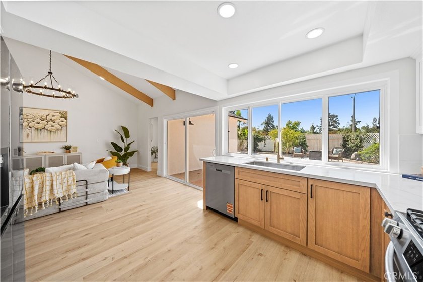 Beautiful single-story home that is ready for new families. LOW - photo 12