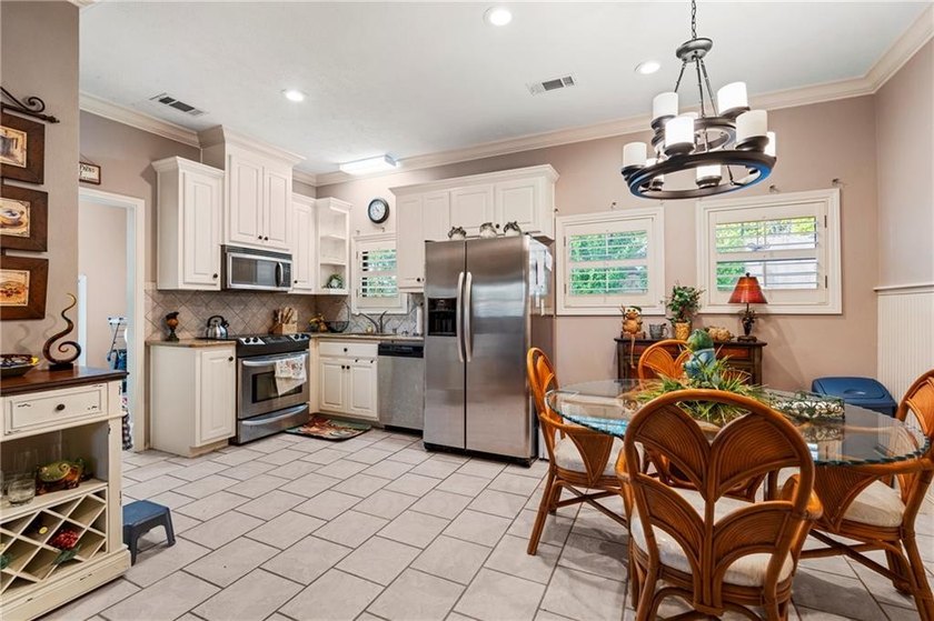 Enjoy lake living on Lake Harding with this 3 bedroom, 2 - photo 13