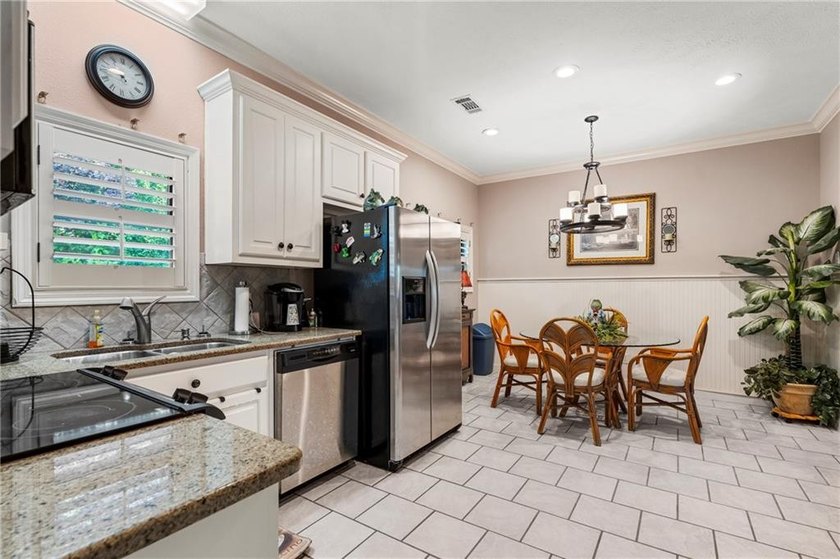 Enjoy lake living on Lake Harding with this 3 bedroom, 2 - photo 14