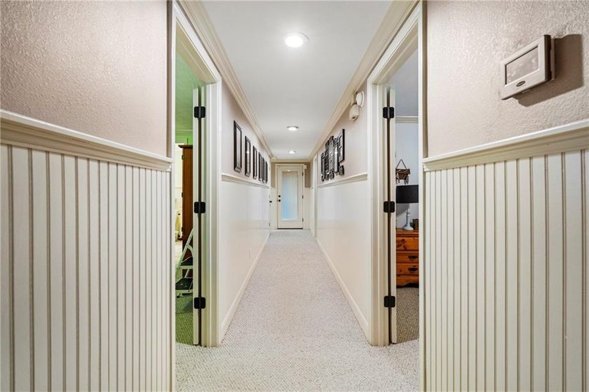 Enjoy lake living on Lake Harding with this 3 bedroom, 2 - photo 18
