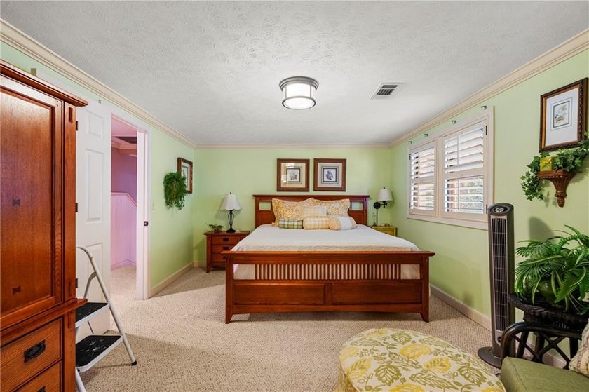 Enjoy lake living on Lake Harding with this 3 bedroom, 2 - photo 20