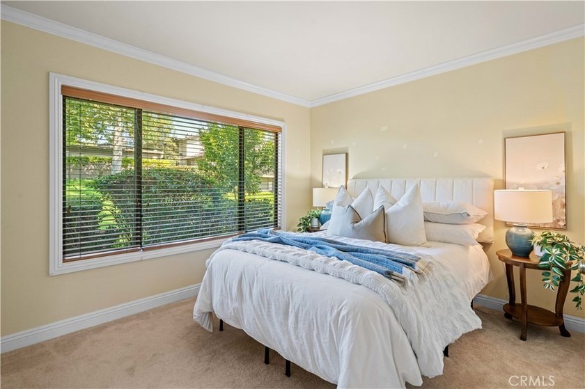BEAUTIFUL HOME ON A PRIVATE CUL-DE-SAC WITH SERENE GREENBELT - photo 22