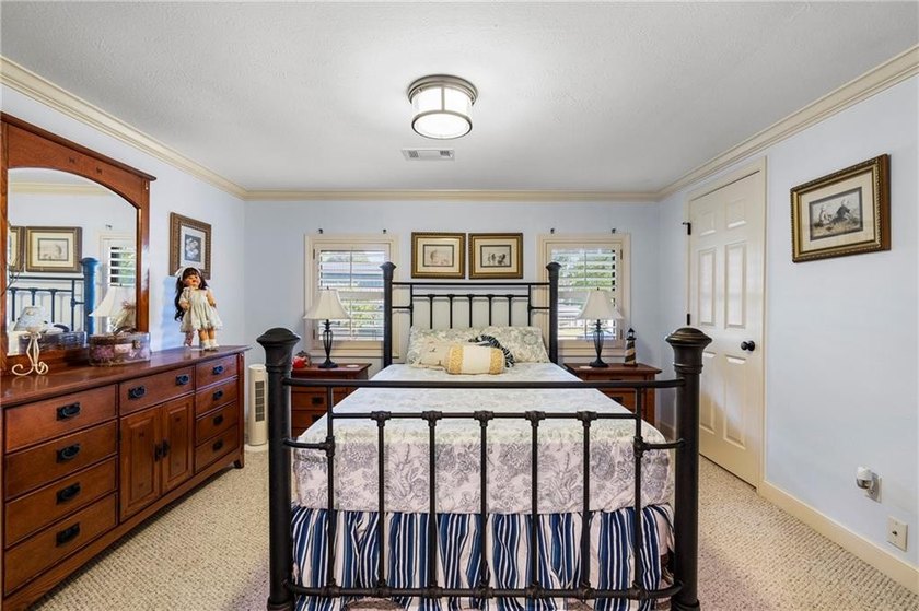 Enjoy lake living on Lake Harding with this 3 bedroom, 2 - photo 23